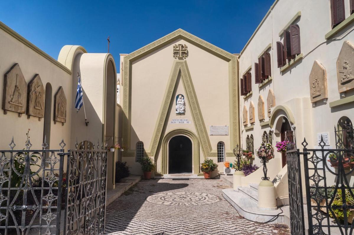 "Tete A Tete" Lux Apart In The Most Beautiful Street Of Town Rhodes City 外观 照片